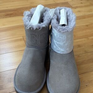 UGG Women's Classic Gray Boots with UGG gems. Embellished. New